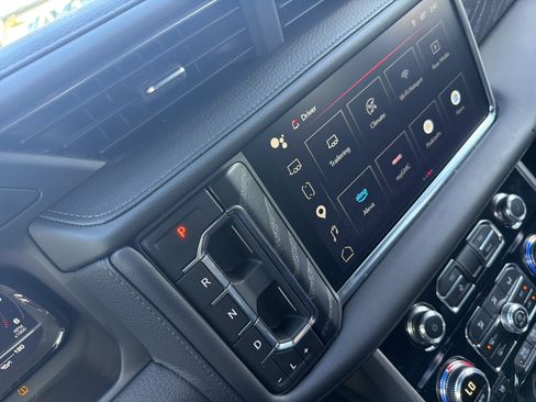 Used 2023 GMC Yukon Denali AWD/4WD image 26
