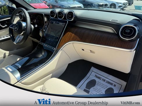 Used 2024 Mercedes-Benz GLC 300 4MATIC image 30