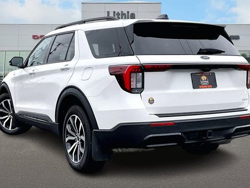 Used 2025 Ford Explorer ST-Line image 4