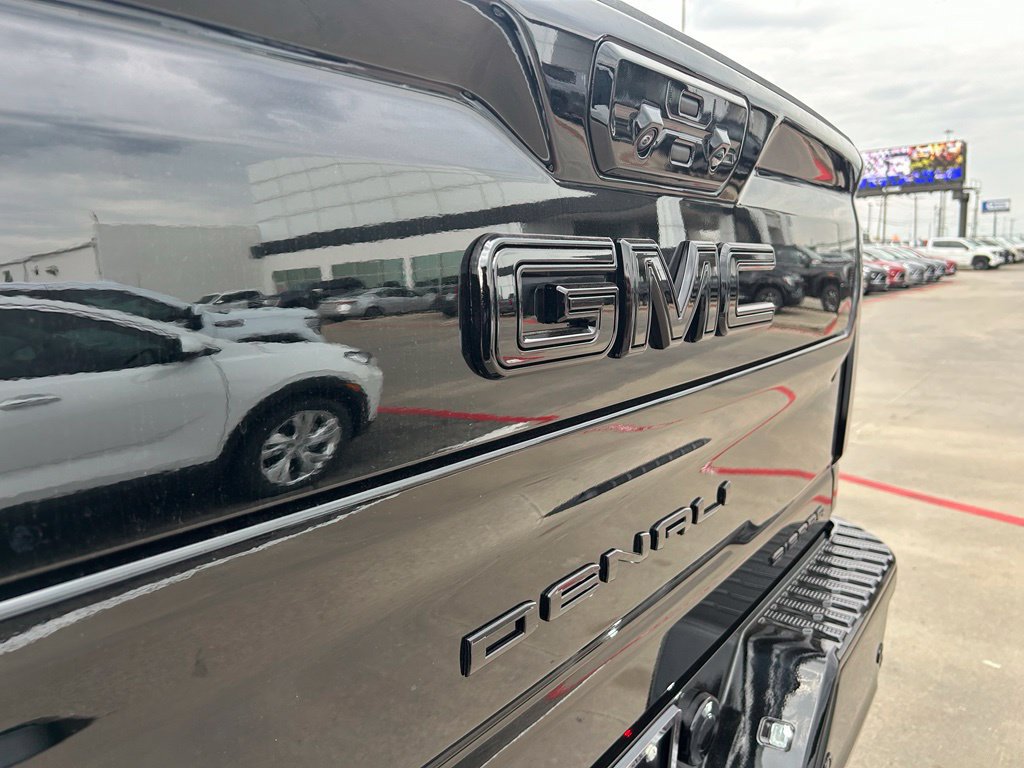 New 2026 GMC Sierra 3500 Denali Ultimate w/ LPO, Black Badging Package AWD/4WD image 17