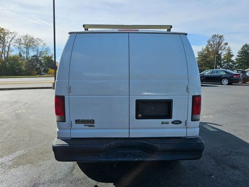 Used 2014 Ford E-250 and Econoline 250 w/ Commercial Cargo Van Package image 4