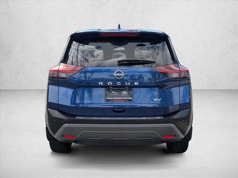 Used 2023 Nissan Rogue SV image 7