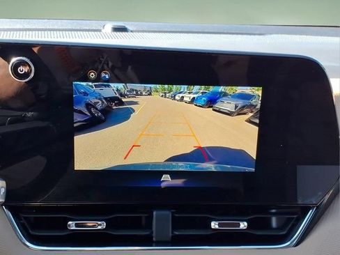 Used 2025 Chevrolet Equinox ACTIV AWD/4WD image 18