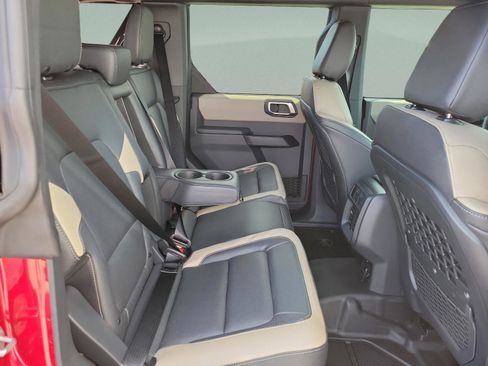 New 2025 Ford Bronco Big Bend w/ Black Diamond Package image 24