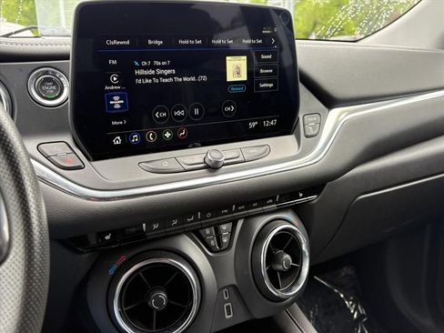 Used 2024 Chevrolet Blazer LT w/ Convenience Package FWD image 9