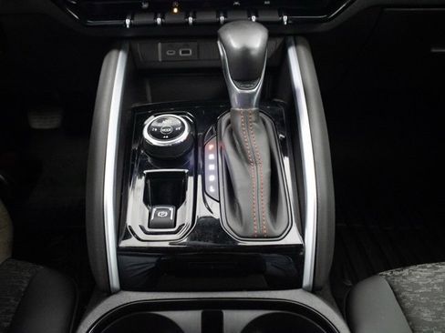 Used 2023 Chevrolet Colorado Z71 w/ Z71 Convenience Package 2 image 19