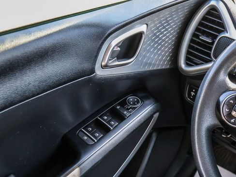 Used 2022 Kia Soul LX w/ Technology Package FWD image 39