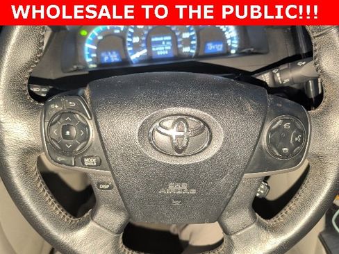 Used 2012 Toyota Camry XLE w/ Leather Pkg image 18
