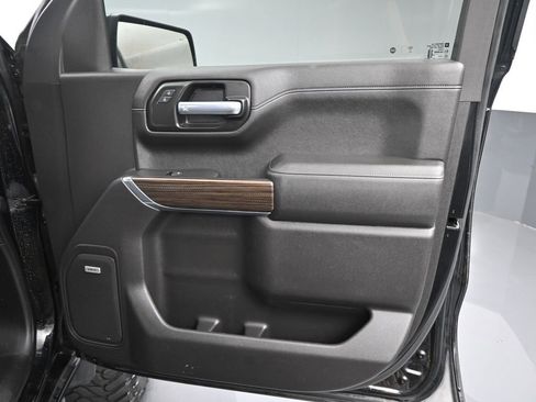 Used 2021 Chevrolet Silverado 1500 LT Trail Boss w/ Convenience Package II image 8