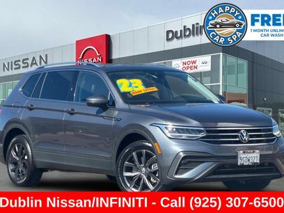 Used 2023 Volkswagen Tiguan SE w/ Panoramic Sunroof Package