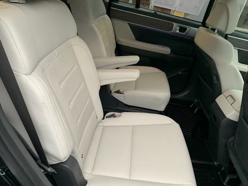 Used 2024 Hyundai Santa Fe Calligraphy image 15