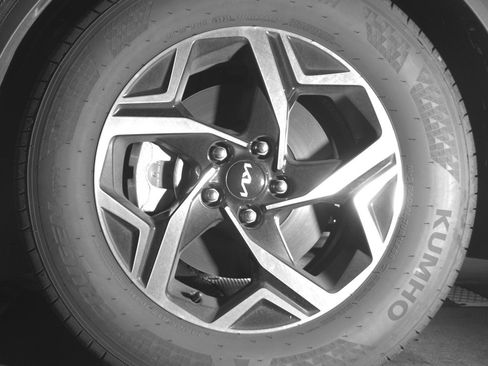 Used 2025 Kia Sportage LX image 12