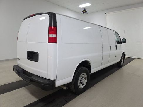 Used 2022 Chevrolet Express 2500 Extended w/ Driver Convenience Package image 4