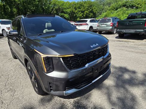 Used 2025 Kia Sorento SX Prestige AWD/4WD image 11