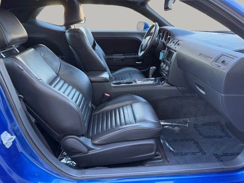 Used 2012 Dodge Challenger SXT Plus image 19