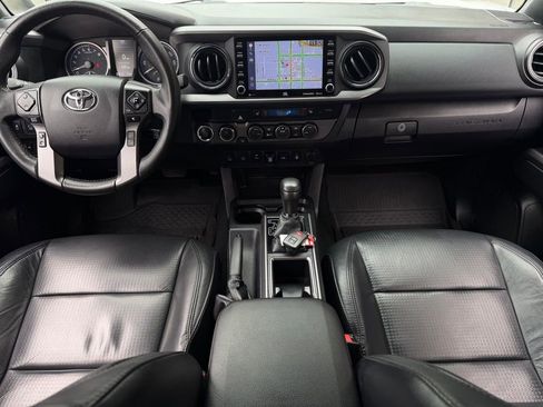 Used 2021 Toyota Tacoma TRD Off-Road w/ TRD Premium Off Road Package AWD/4WD image 16