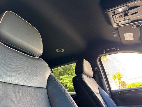 Used 2024 Chevrolet Suburban Premier AWD/4WD image 20