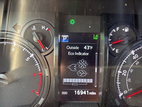 Used 2024 Toyota 4Runner SR5 Premium w/ Moonroof Package image 11