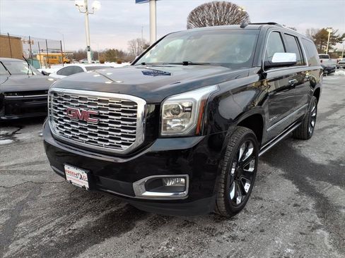 Used 2020 GMC Yukon XL Denali w/ Denali Ultimate Package image 3
