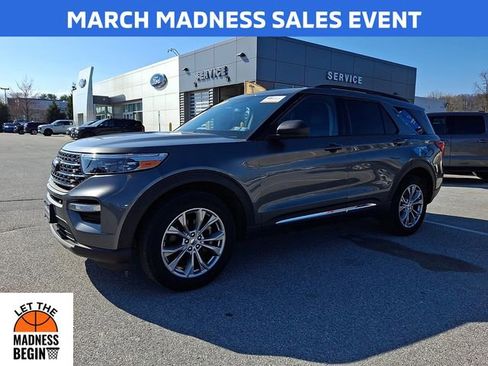 Certified 2022 Ford Explorer XLT w/ Equipment Group 202A image 5