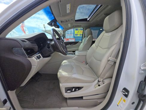 Used 2017 Cadillac Escalade Premium Luxury image 20