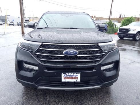 Used 2020 Ford Explorer XLT w/ Equipment Group 202A RWD image 4