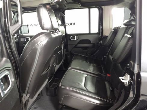 Used 2022 Jeep Wrangler Unlimited Sahara w/ Cold Weather Group image 15