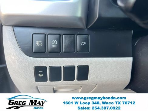 Used 2017 Toyota Highlander Plus FWD image 27
