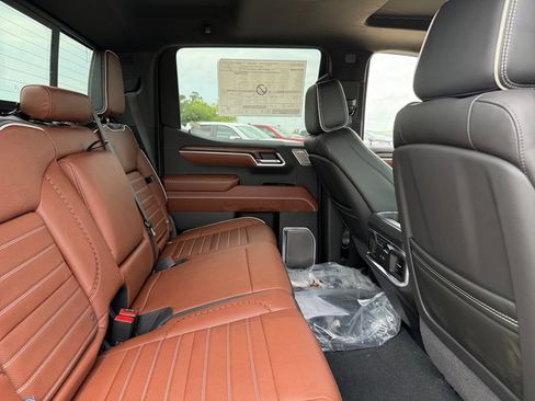 New 2026 GMC Sierra 1500 Denali Ultimate w/ LPO, Black Badging Package AWD/4WD image 34