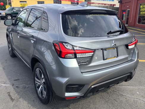 Used 2021 Mitsubishi Outlander Sport SE image 5