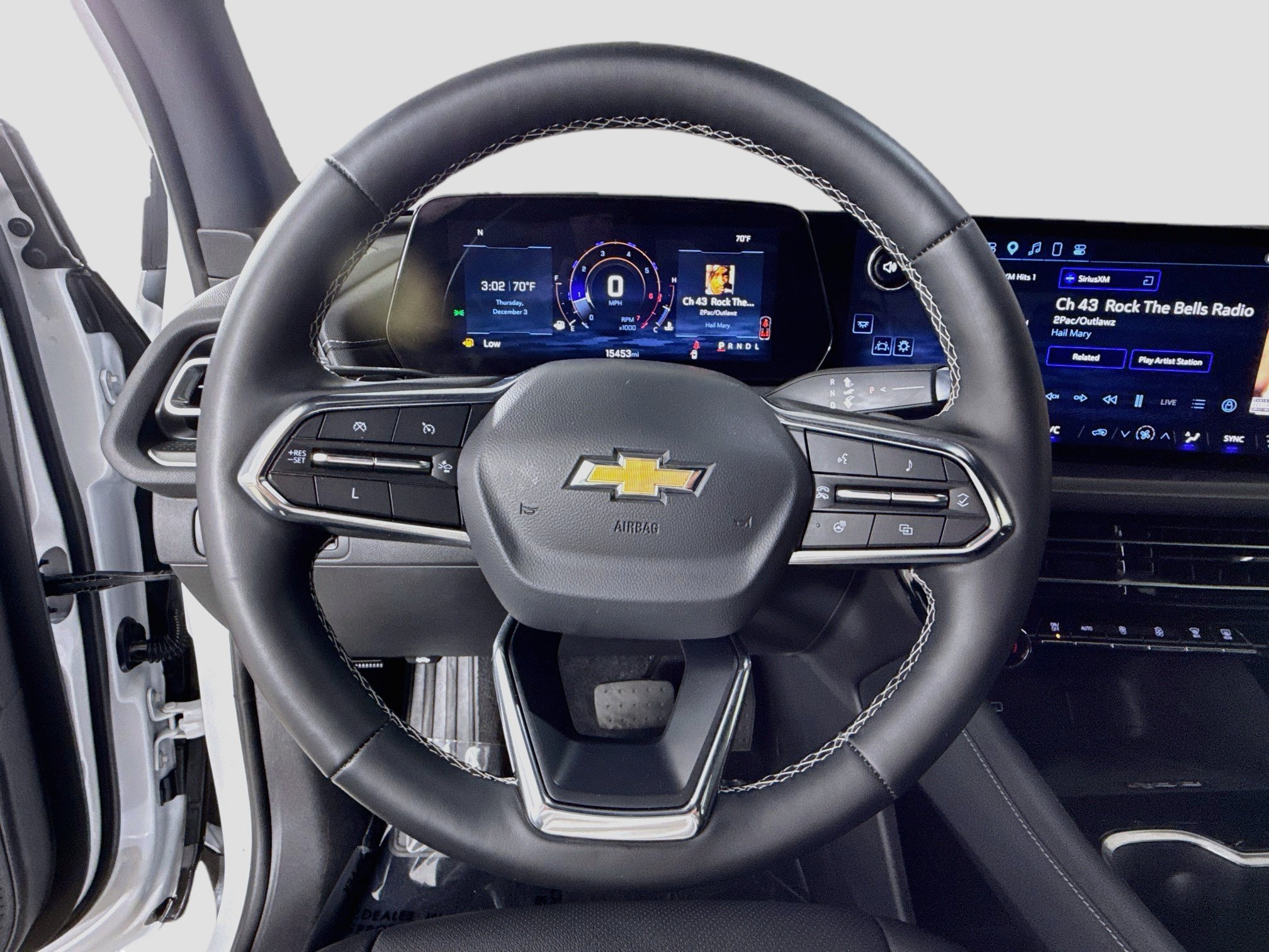 Used 2025 Chevrolet Traverse LT FWD image 13