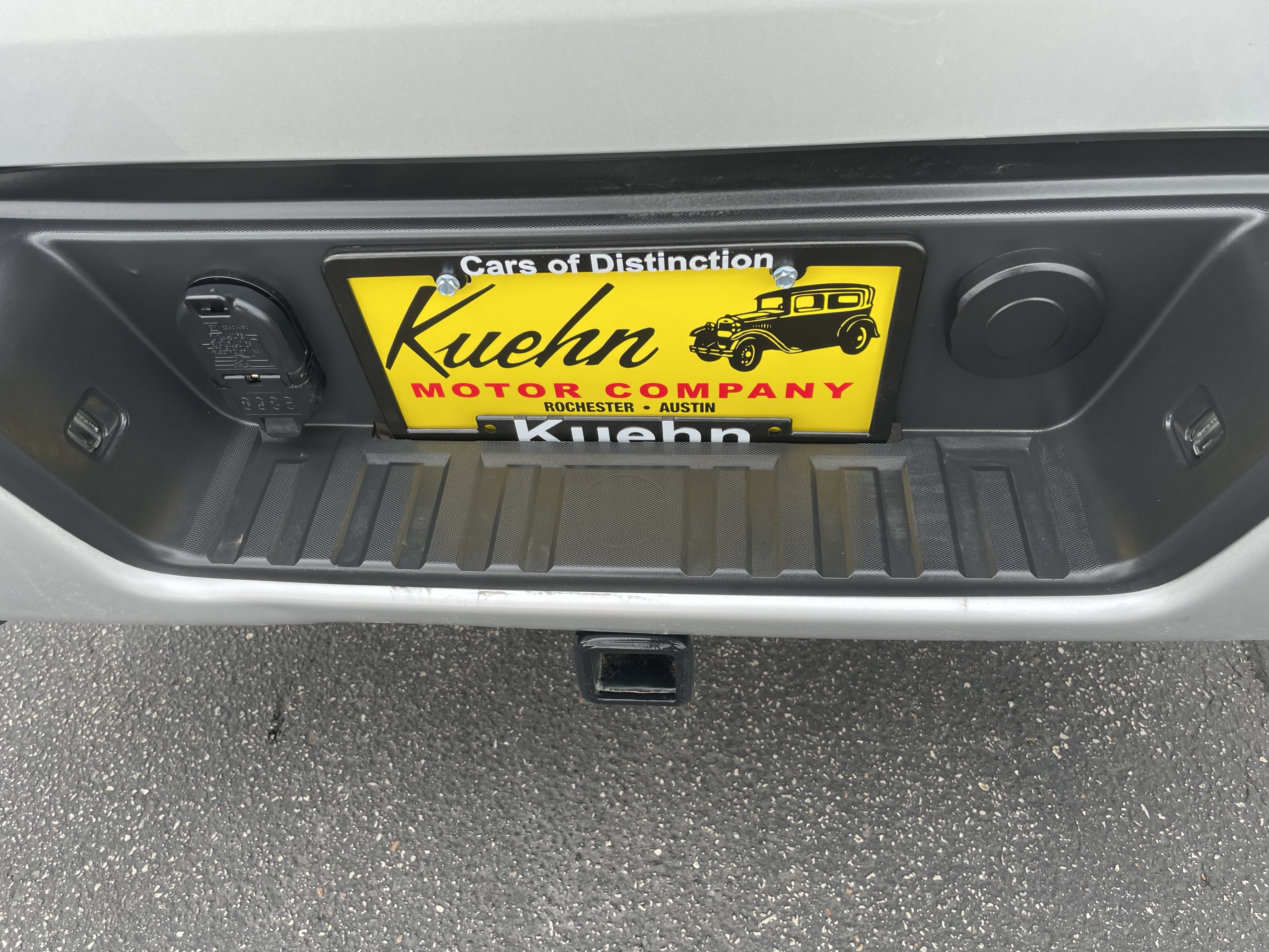 Used 2017 GMC Canyon SLE w/ All Terrain Package AWD/4WD image 9