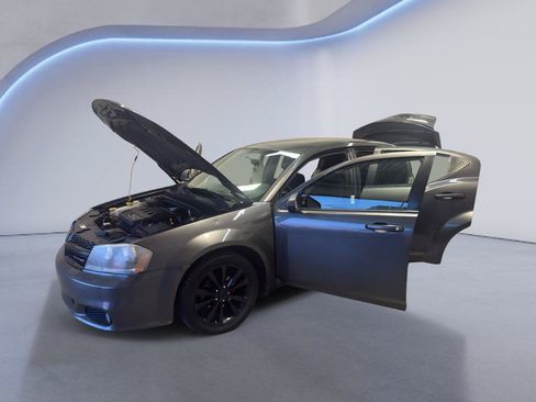 Used 2014 Dodge Avenger SE w/ Blacktop Package FWD image 11