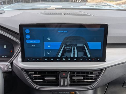 Used 2025 Ford Escape SE w/ PHEV Premium Package FWD image 31