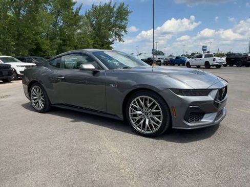 Used 2026 Ford Mustang GT RWD image 2