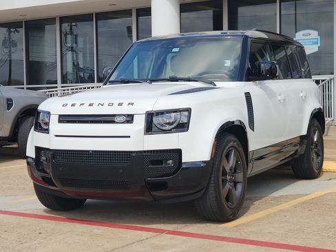 Used 2024 Land Rover Defender 110 X-Dynamic SE AWD/4WD image 2