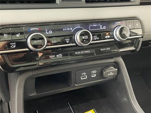 Used 2023 Honda Pilot Elite image 8