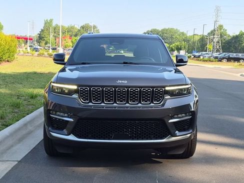 Used 2025 Jeep Grand Cherokee Summit AWD/4WD image 16