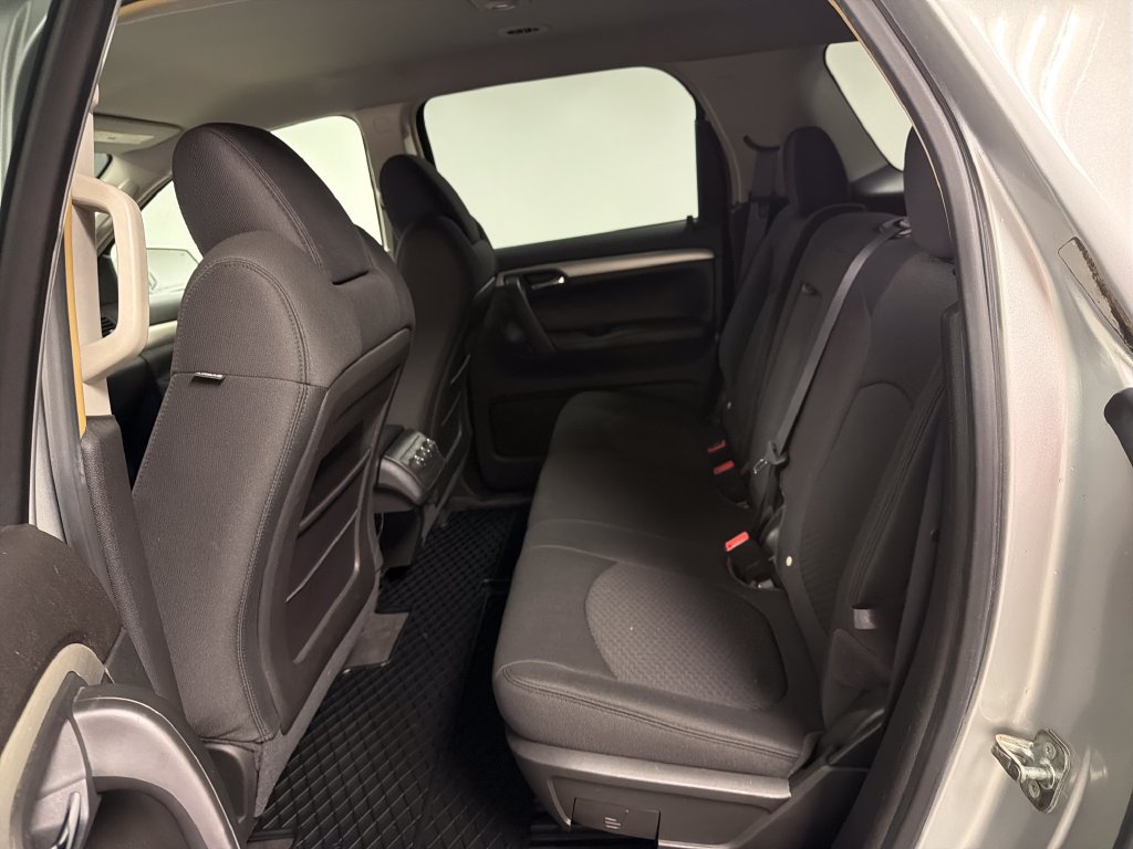 Used 2009 Saturn Outlook XE w/ Convenience Package FWD image 27