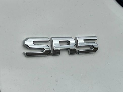 Used 2024 Toyota Tacoma SR5 AWD/4WD image 29