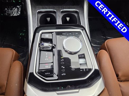 Certified 2025 BMW 760i xDrive image 37