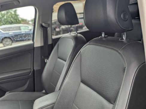 Used 2018 Volkswagen Tiguan SEL AWD/4WD image 28