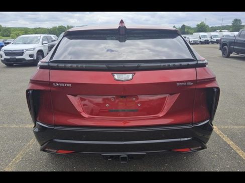 Used 2024 Cadillac Lyriq Sport AWD/4WD image 7
