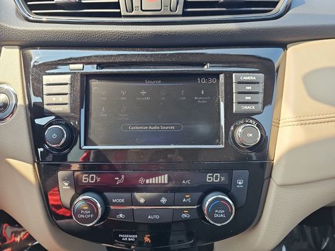 Used 2020 Nissan Rogue SL FWD image 18