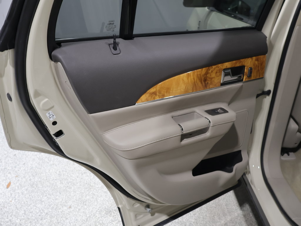 Used 2015 Lincoln MKX AWD w/ Equipment Group 101A image 20