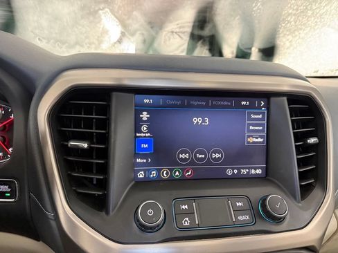 Used 2021 GMC Acadia Denali w/ Denali Technology Package FWD image 16