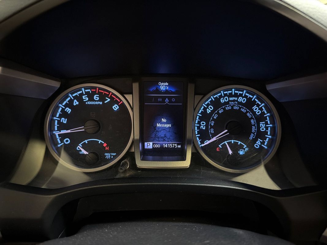 Used 2020 Toyota Tacoma SR5 RWD image 18