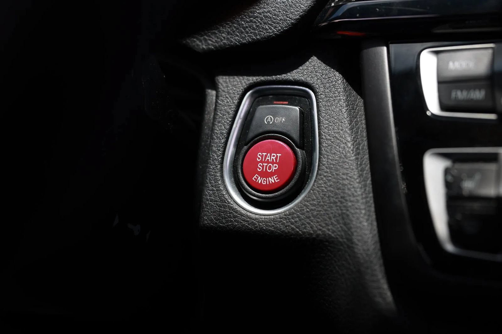 Used 2015 BMW M4 Coupe RWD image 32