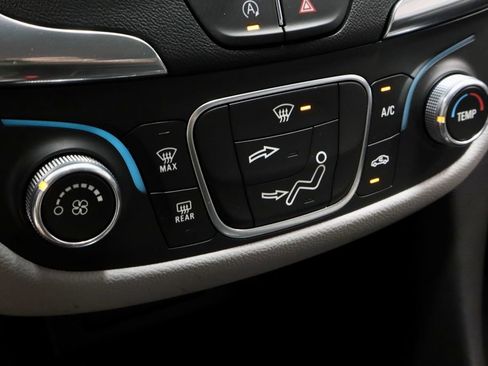 Used 2024 Chevrolet Equinox LS w/ Driver Confidence II Package FWD image 30
