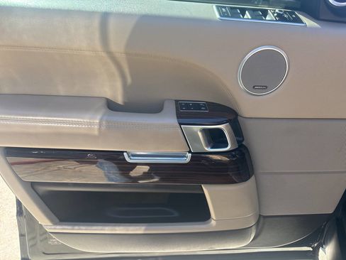 Used 2017 Land Rover Range Rover HSE image 41